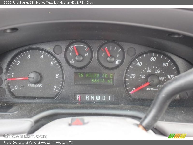 Merlot Metallic / Medium/Dark Flint Grey 2006 Ford Taurus SE