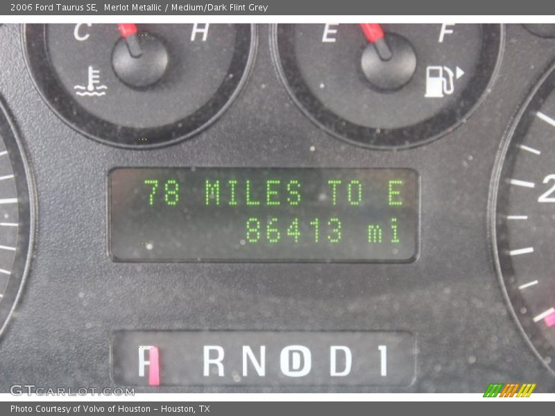 Merlot Metallic / Medium/Dark Flint Grey 2006 Ford Taurus SE