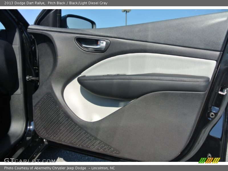 Pitch Black / Black/Light Diesel Gray 2013 Dodge Dart Rallye