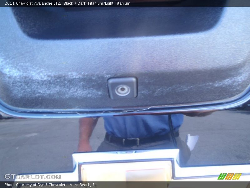 Black / Dark Titanium/Light Titanium 2011 Chevrolet Avalanche LTZ