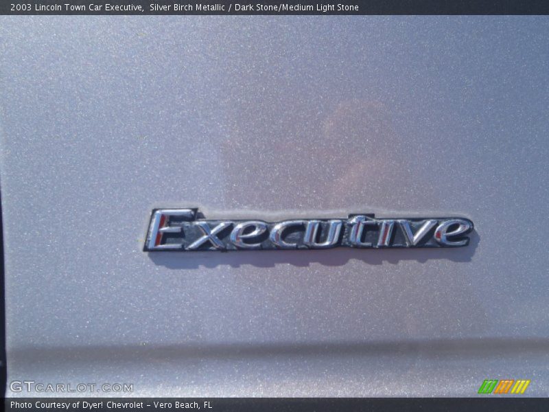 Silver Birch Metallic / Dark Stone/Medium Light Stone 2003 Lincoln Town Car Executive