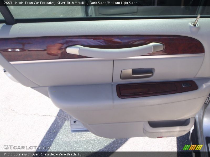 Silver Birch Metallic / Dark Stone/Medium Light Stone 2003 Lincoln Town Car Executive