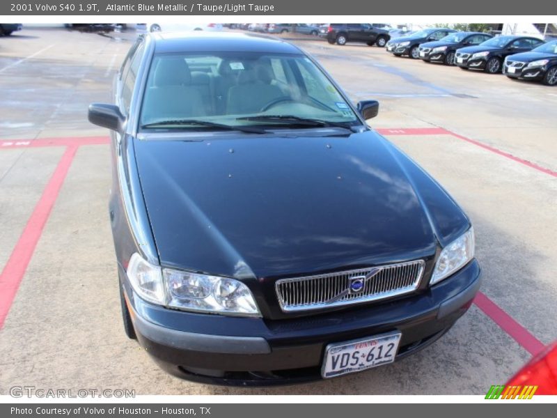 Atlantic Blue Metallic / Taupe/Light Taupe 2001 Volvo S40 1.9T