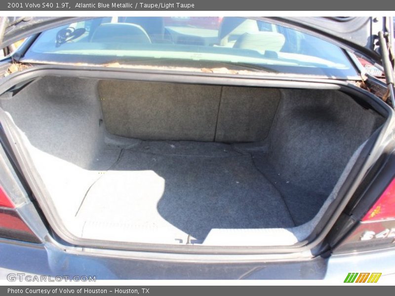 Atlantic Blue Metallic / Taupe/Light Taupe 2001 Volvo S40 1.9T