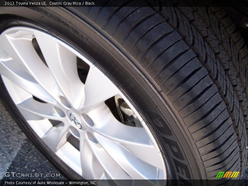 Cosmic Gray Mica / Black 2013 Toyota Venza LE