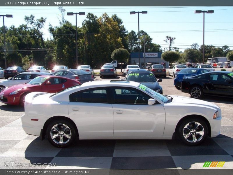 Bright White / Black 2013 Dodge Charger SXT