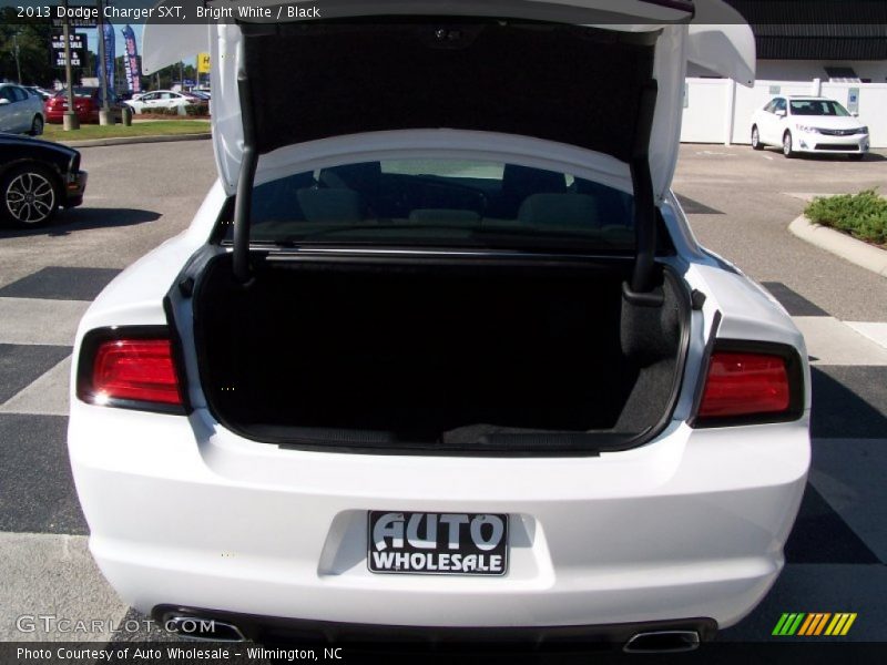 Bright White / Black 2013 Dodge Charger SXT