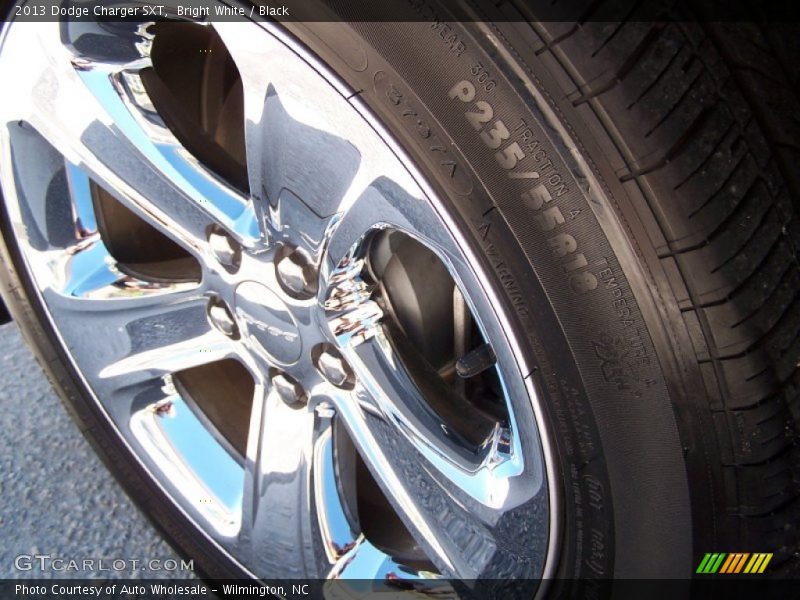 Bright White / Black 2013 Dodge Charger SXT
