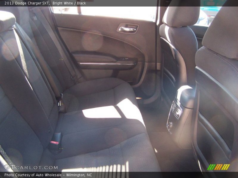 Bright White / Black 2013 Dodge Charger SXT
