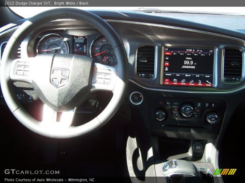 Bright White / Black 2013 Dodge Charger SXT