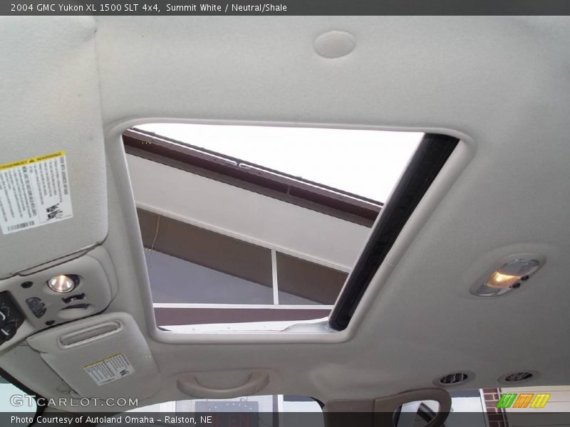 Summit White / Neutral/Shale 2004 GMC Yukon XL 1500 SLT 4x4