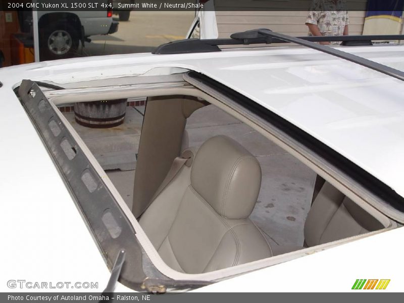 Summit White / Neutral/Shale 2004 GMC Yukon XL 1500 SLT 4x4