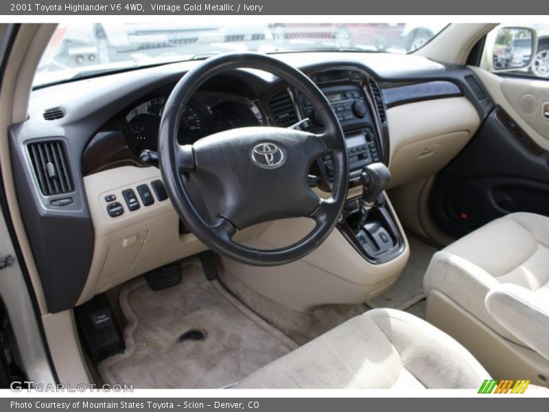 Vintage Gold Metallic / Ivory 2001 Toyota Highlander V6 4WD
