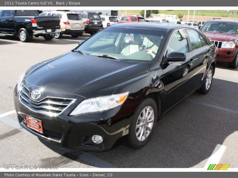 Black / Bisque 2011 Toyota Camry XLE V6