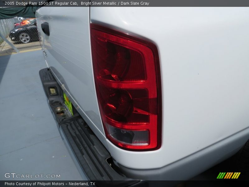 Bright Silver Metallic / Dark Slate Gray 2005 Dodge Ram 1500 ST Regular Cab