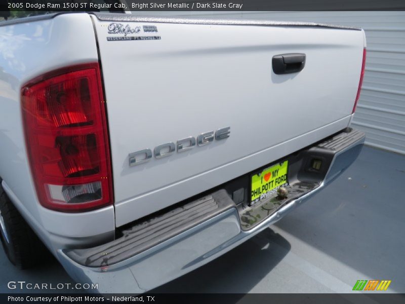 Bright Silver Metallic / Dark Slate Gray 2005 Dodge Ram 1500 ST Regular Cab