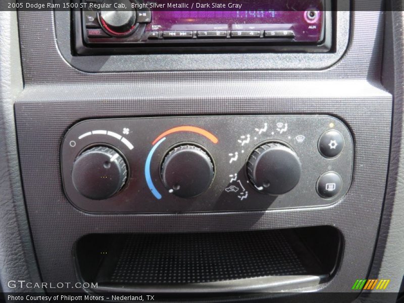Bright Silver Metallic / Dark Slate Gray 2005 Dodge Ram 1500 ST Regular Cab