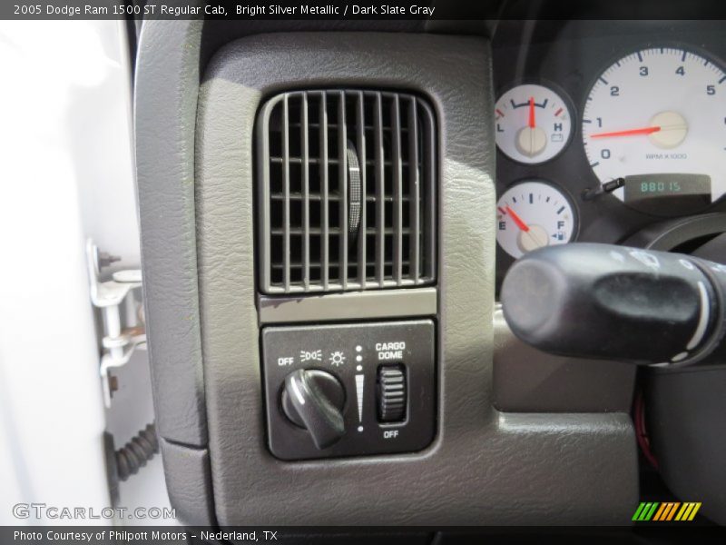 Bright Silver Metallic / Dark Slate Gray 2005 Dodge Ram 1500 ST Regular Cab