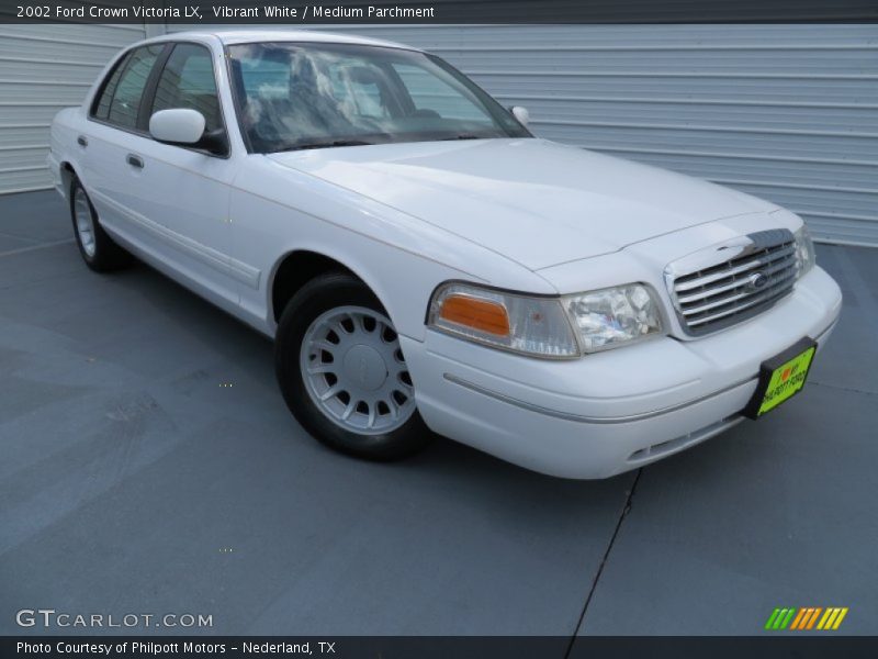 Vibrant White / Medium Parchment 2002 Ford Crown Victoria LX