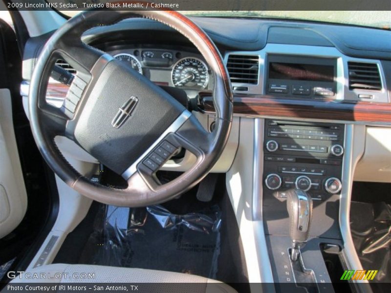 Tuxedo Black Metallic / Cashmere 2009 Lincoln MKS Sedan