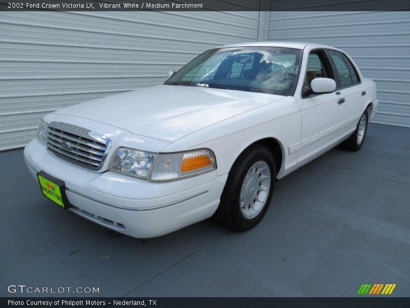 Vibrant White / Medium Parchment 2002 Ford Crown Victoria LX