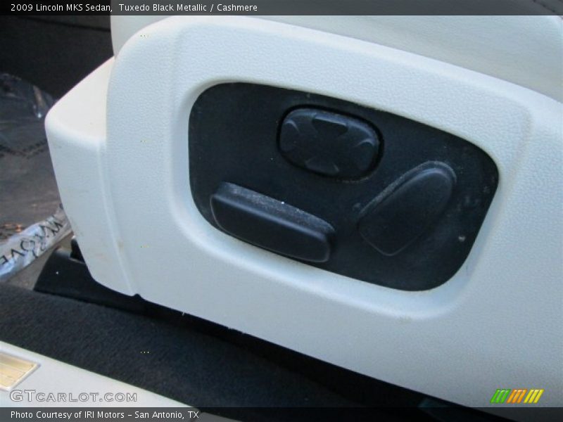 Tuxedo Black Metallic / Cashmere 2009 Lincoln MKS Sedan