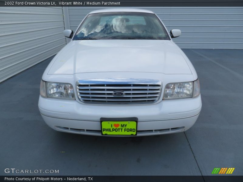 Vibrant White / Medium Parchment 2002 Ford Crown Victoria LX