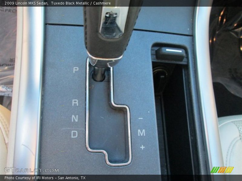 Tuxedo Black Metallic / Cashmere 2009 Lincoln MKS Sedan