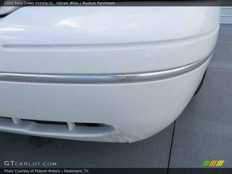 Vibrant White / Medium Parchment 2002 Ford Crown Victoria LX