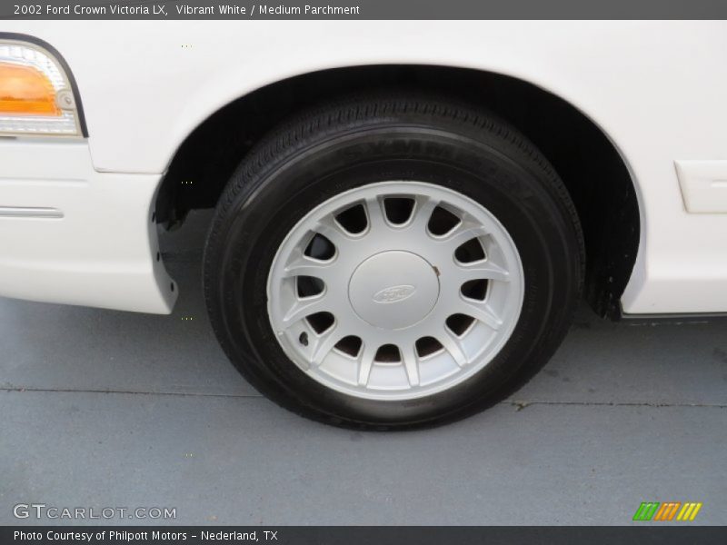 Vibrant White / Medium Parchment 2002 Ford Crown Victoria LX