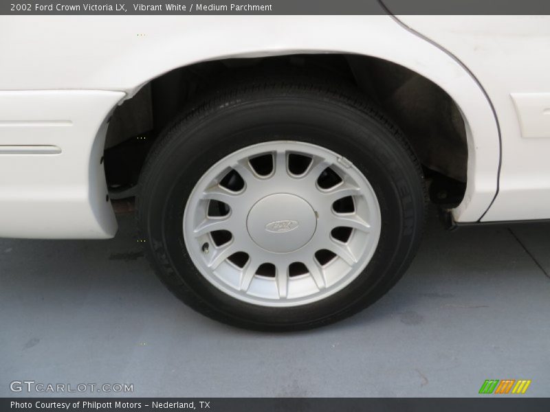 Vibrant White / Medium Parchment 2002 Ford Crown Victoria LX