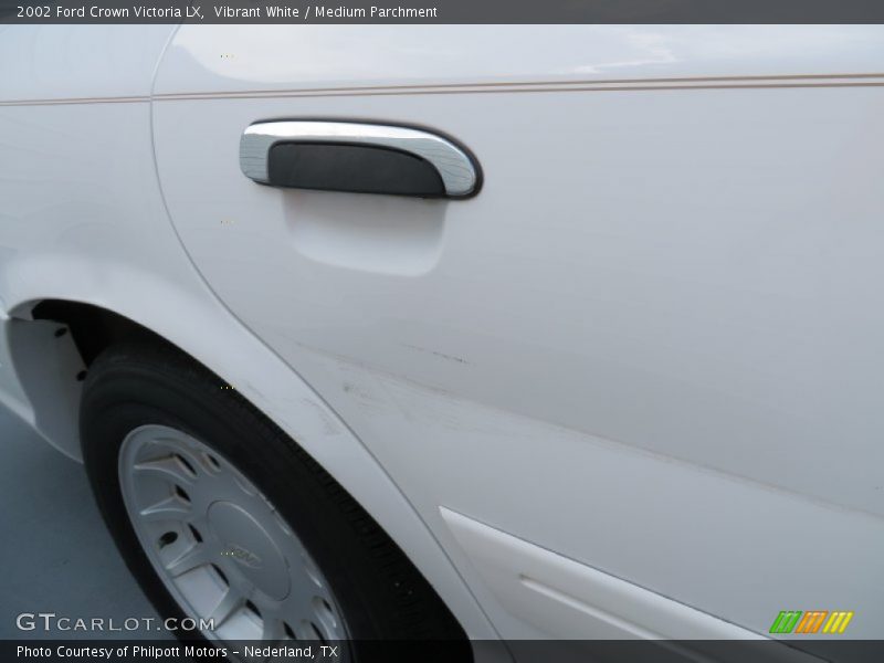 Vibrant White / Medium Parchment 2002 Ford Crown Victoria LX