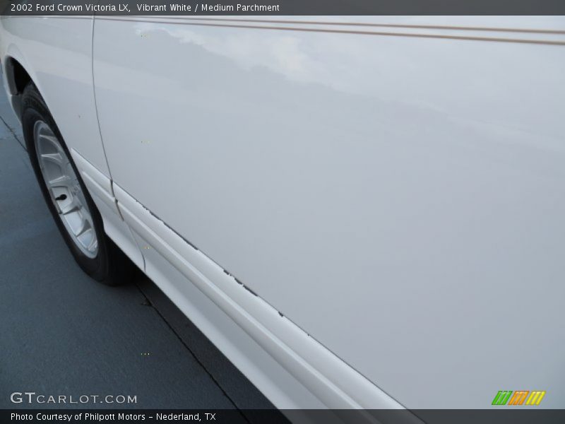 Vibrant White / Medium Parchment 2002 Ford Crown Victoria LX