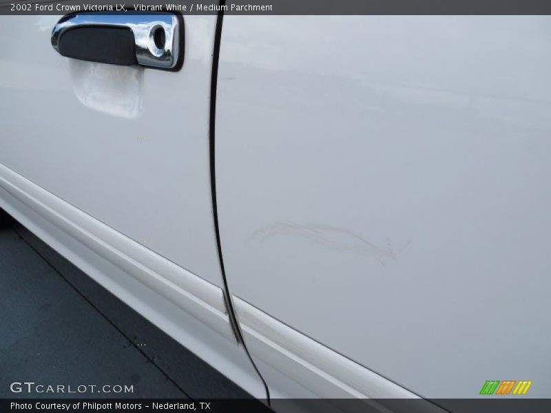 Vibrant White / Medium Parchment 2002 Ford Crown Victoria LX