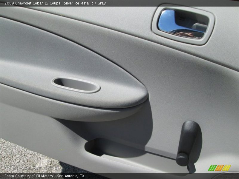 Silver Ice Metallic / Gray 2009 Chevrolet Cobalt LS Coupe