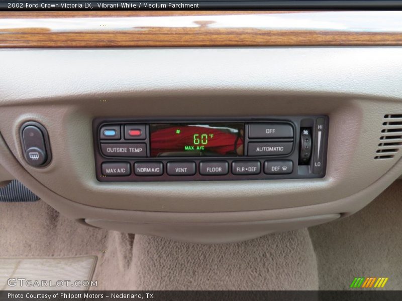 Vibrant White / Medium Parchment 2002 Ford Crown Victoria LX