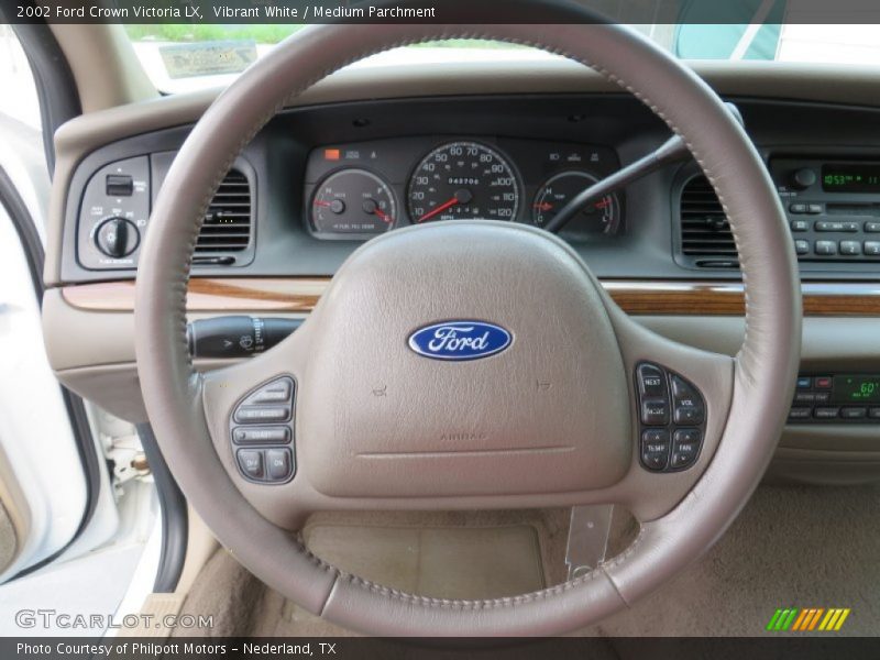 Vibrant White / Medium Parchment 2002 Ford Crown Victoria LX