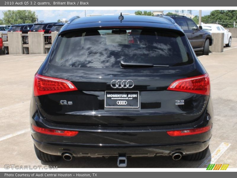 Brilliant Black / Black 2010 Audi Q5 3.2 quattro
