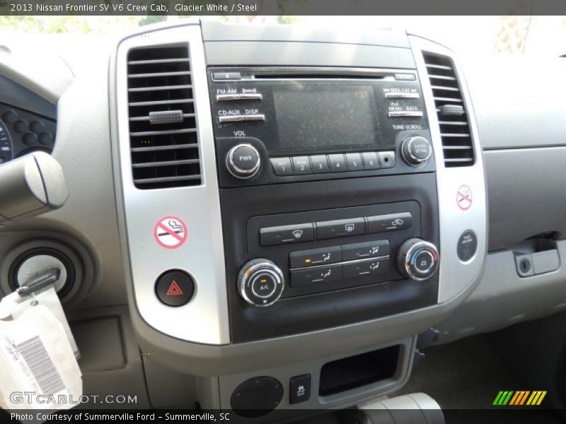 Glacier White / Steel 2013 Nissan Frontier SV V6 Crew Cab