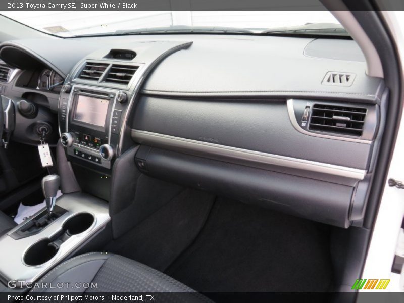 Super White / Black 2013 Toyota Camry SE