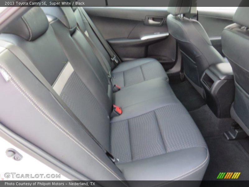 Super White / Black 2013 Toyota Camry SE
