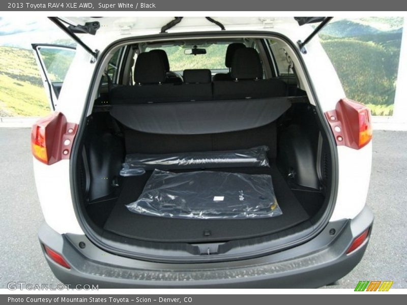 Super White / Black 2013 Toyota RAV4 XLE AWD