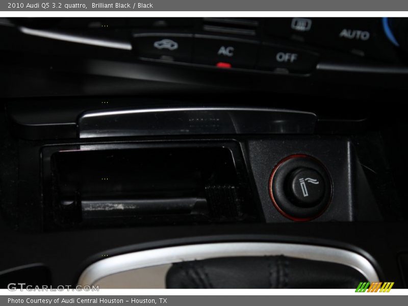 Brilliant Black / Black 2010 Audi Q5 3.2 quattro