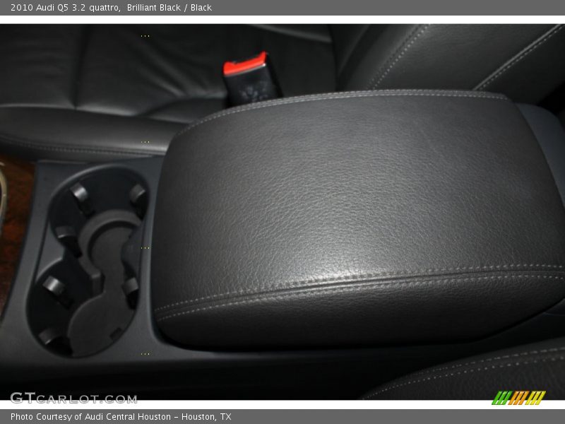 Brilliant Black / Black 2010 Audi Q5 3.2 quattro
