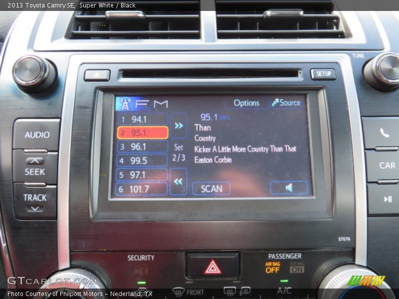 Super White / Black 2013 Toyota Camry SE