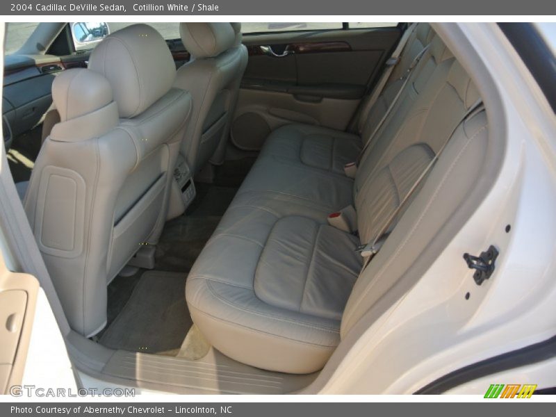 Cotillion White / Shale 2004 Cadillac DeVille Sedan