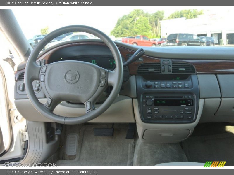 Cotillion White / Shale 2004 Cadillac DeVille Sedan