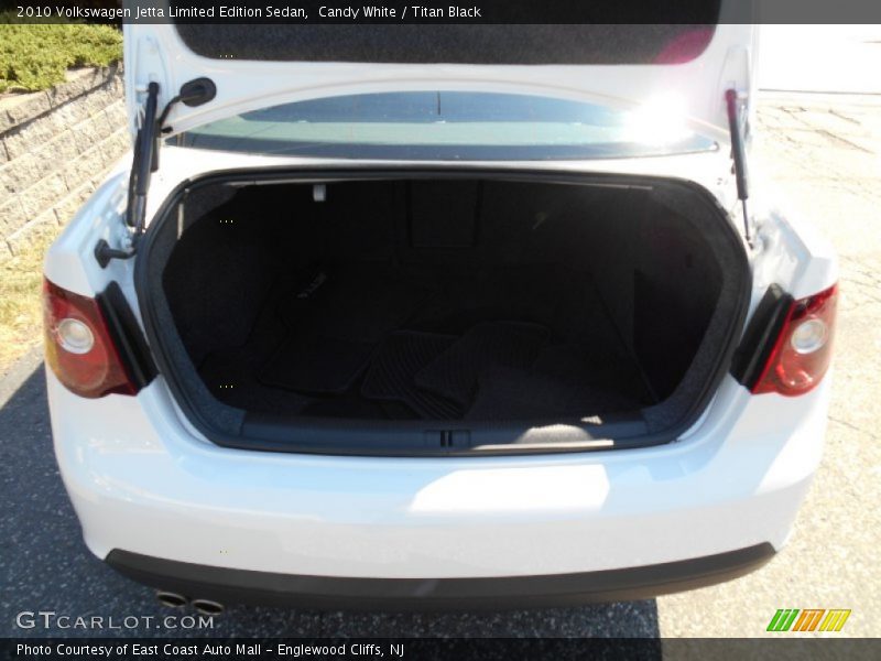 Candy White / Titan Black 2010 Volkswagen Jetta Limited Edition Sedan