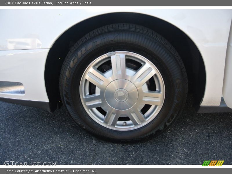 Cotillion White / Shale 2004 Cadillac DeVille Sedan
