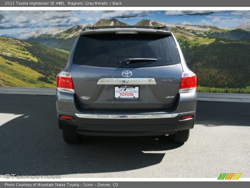Magnetic Gray Metallic / Black 2013 Toyota Highlander SE 4WD